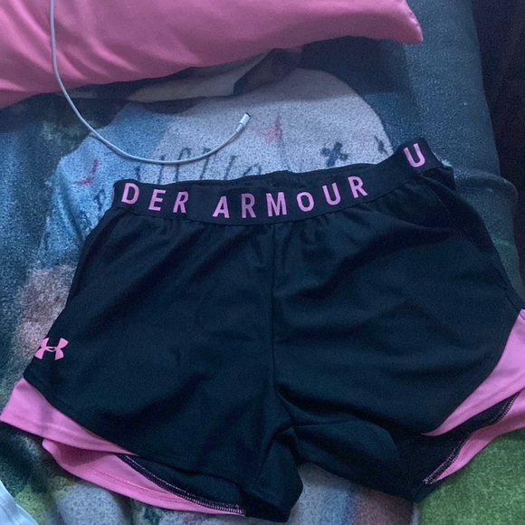 Girls Under Armour shorts - Picture 1 of 2